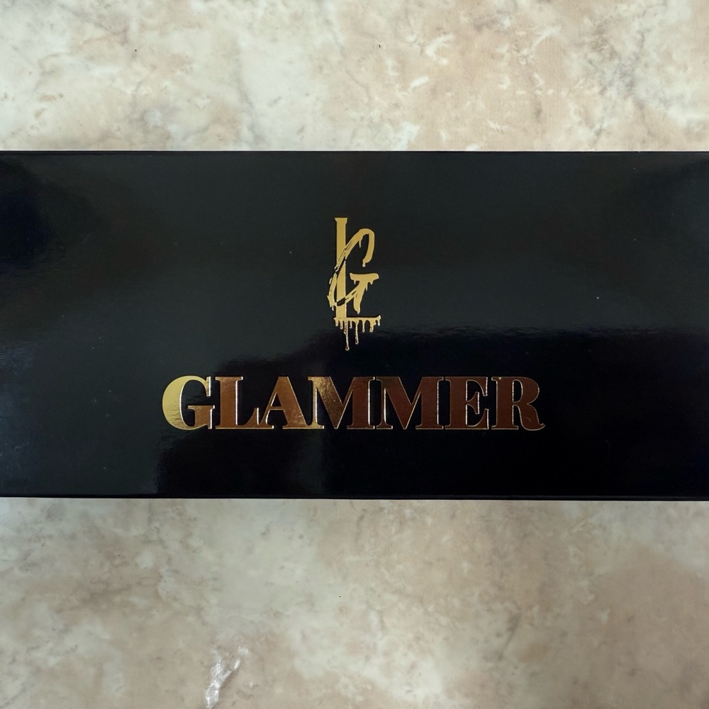 Live glam “Glammer” Eyeshadow Palette - Black and Gold